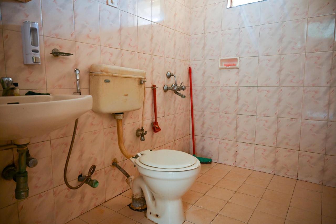Ronne'S 2Bhk Lagoon Apartment -卡兰古特 外观 照片