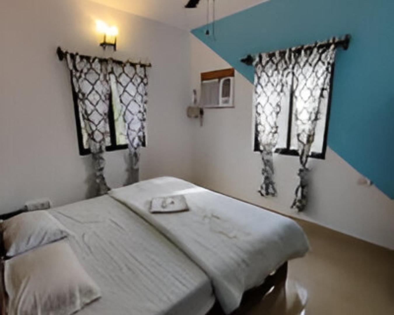 Ronne'S 2Bhk Lagoon Apartment -卡兰古特 外观 照片